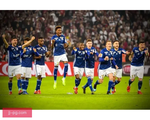 佩特洛维奇租借加盟法甲斯特拉斯堡 期盼新挑战助力球队冲击更高目标