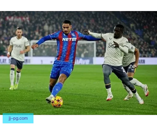 围绕拉克鲁瓦转会加盟水晶宫解析英超赛季后防格局变化与球队野心 围绕拉克鲁瓦转会加盟水晶宫解析英超赛季后防格局变化与球队野心